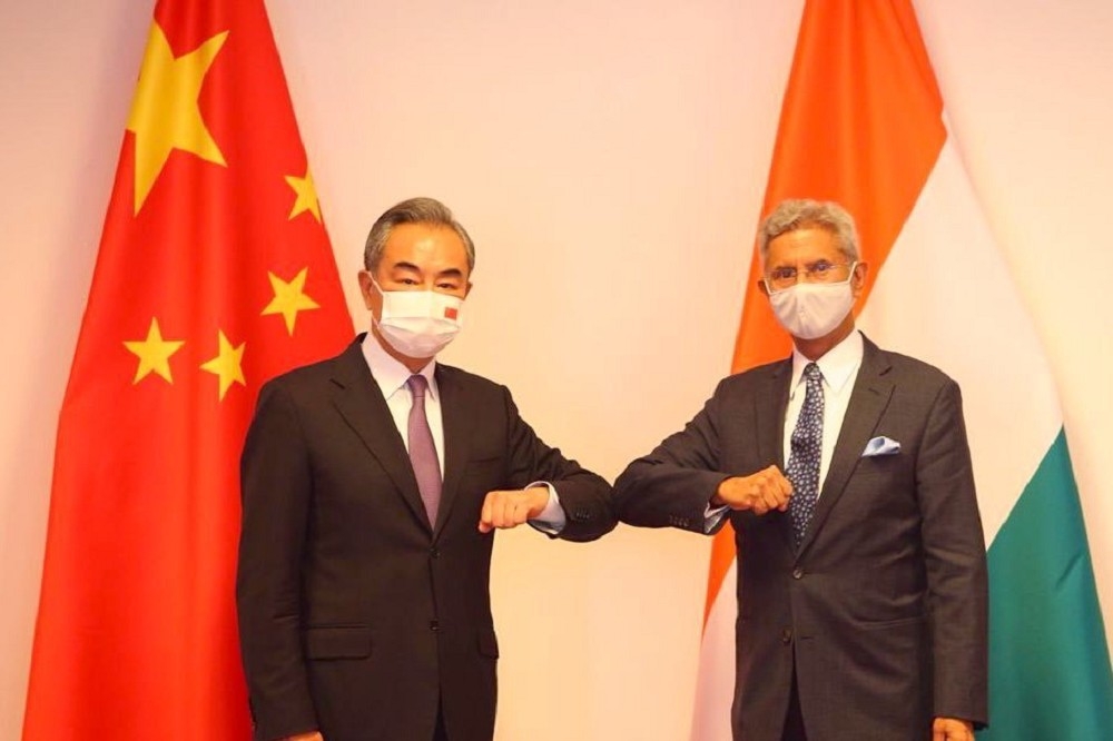 中國外長王毅與印度外長蘇傑生。（蘇傑生推特）